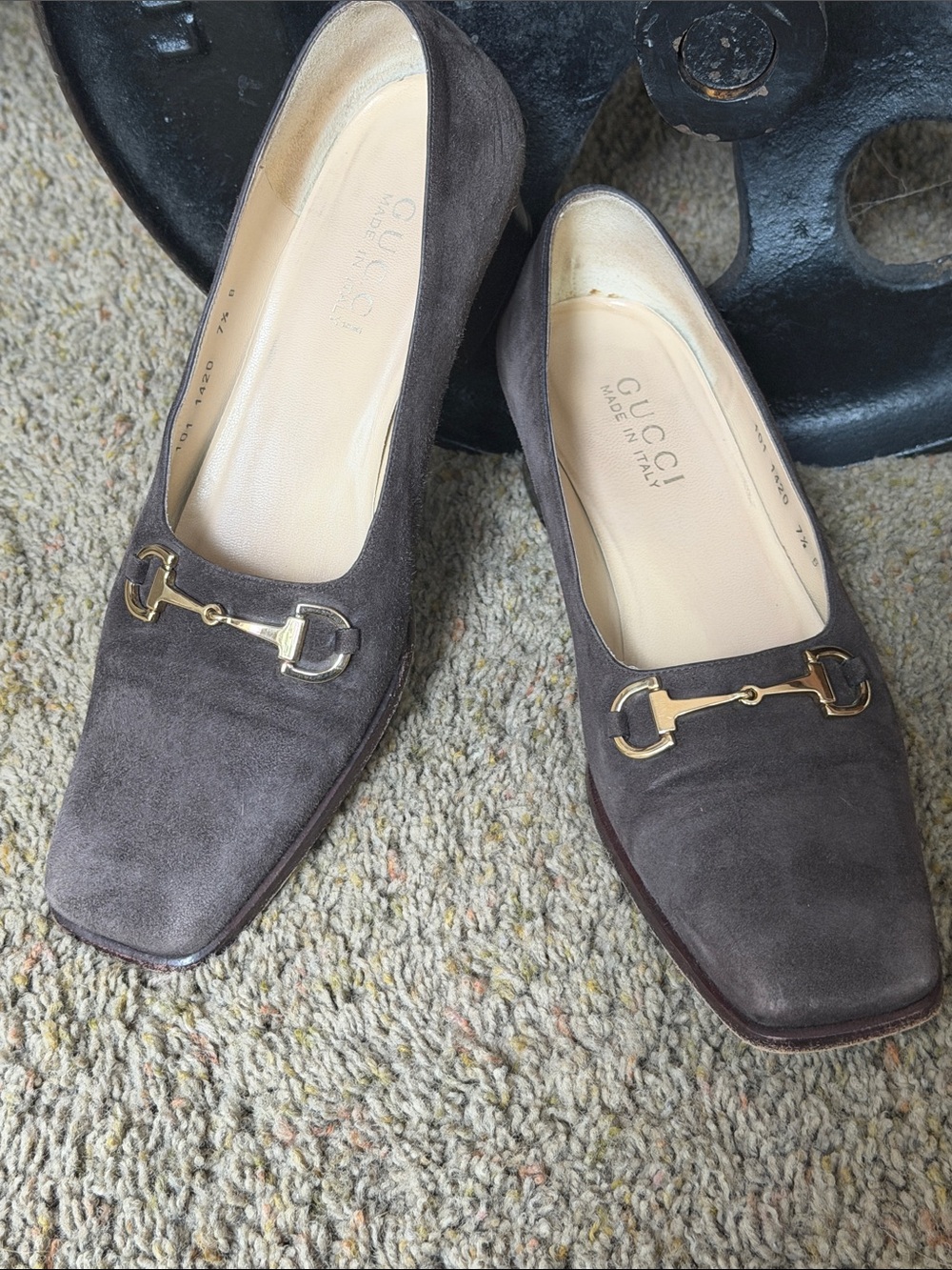 Vintage Gucci brown Suede Pumps with Gold-tone Horsebit Accent 7.5 B